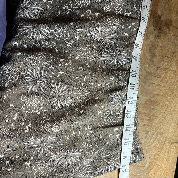 J Jill large Taupe Brown Lightweight Lull On Skirt w/ White Floral Black Accents - Picture 5 of 7